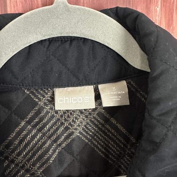 Chico’s Women’s Light Quilted Jacket Black Pockets Button Up Size 3 US 16/18 - Picture 3 of 5